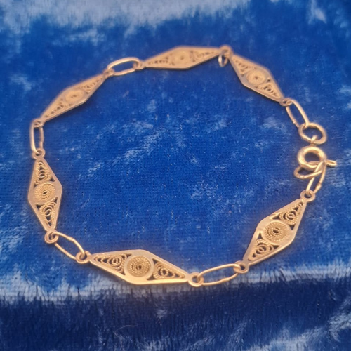 Bracelet  7.5" filigree patterned bar link