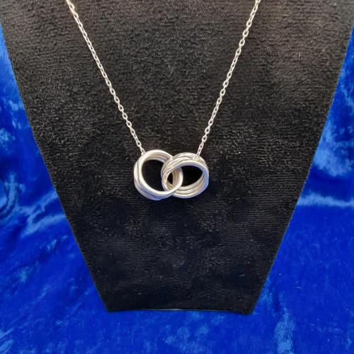 Necklace 17.5" Links of London 20/20 Collection Interlocking Rings Pendant