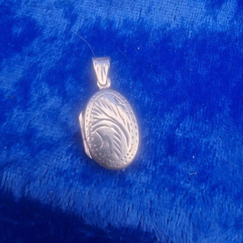 Pendant Oval Locket  