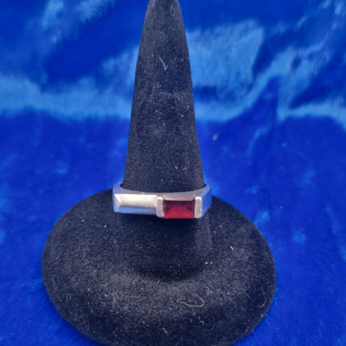 Ring size L Red Stone
