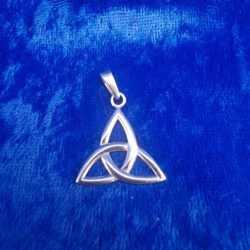 Pendant Celtic Triquetra
