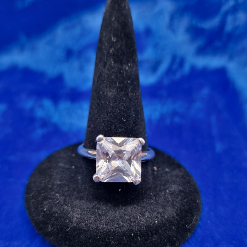 Ring size N Large cz stone