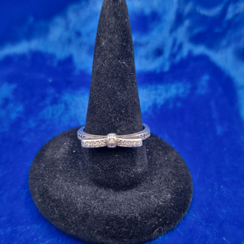 Ring size K 1/2 (52) Pandora Sparkling Bow