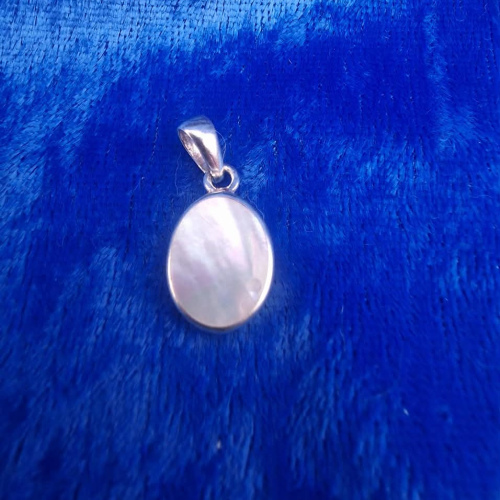 Pendant mother-of-pearl