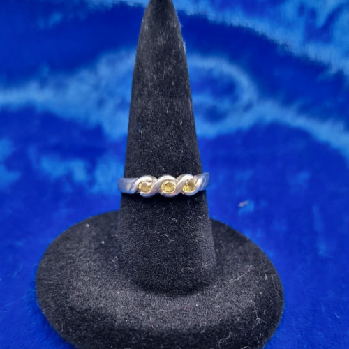 Ring size H 1/2  Yellow Stones