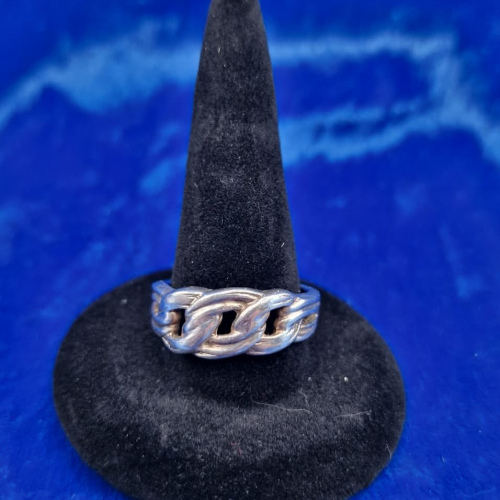 Ring size Q Cuban chain link