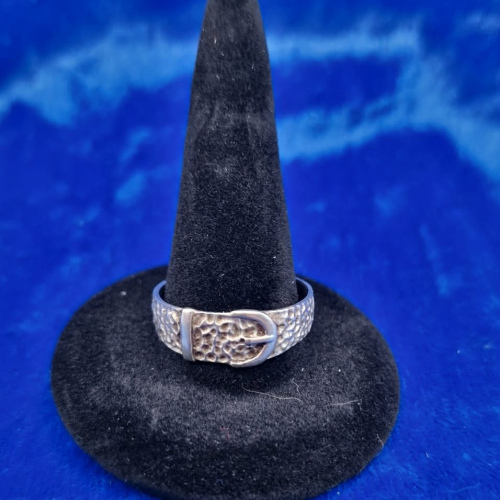 Ring size T  Buckle 