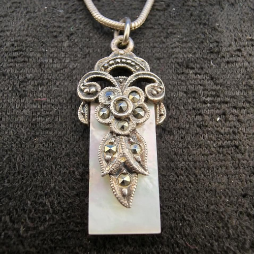 Necklace 16" Mother of Pearl 